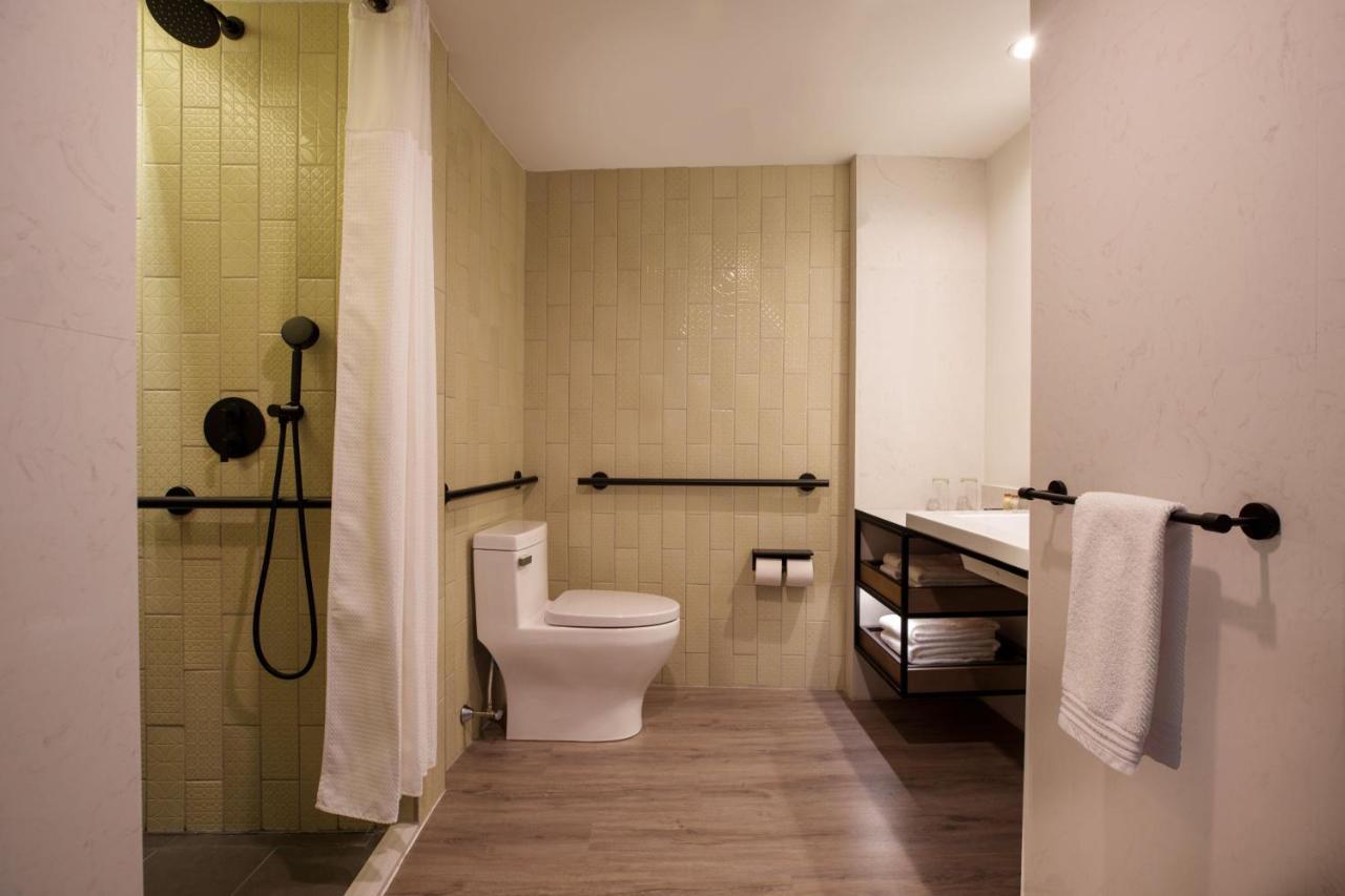 Renaissance New York Flushing Hotel At Tangram Extérieur photo
