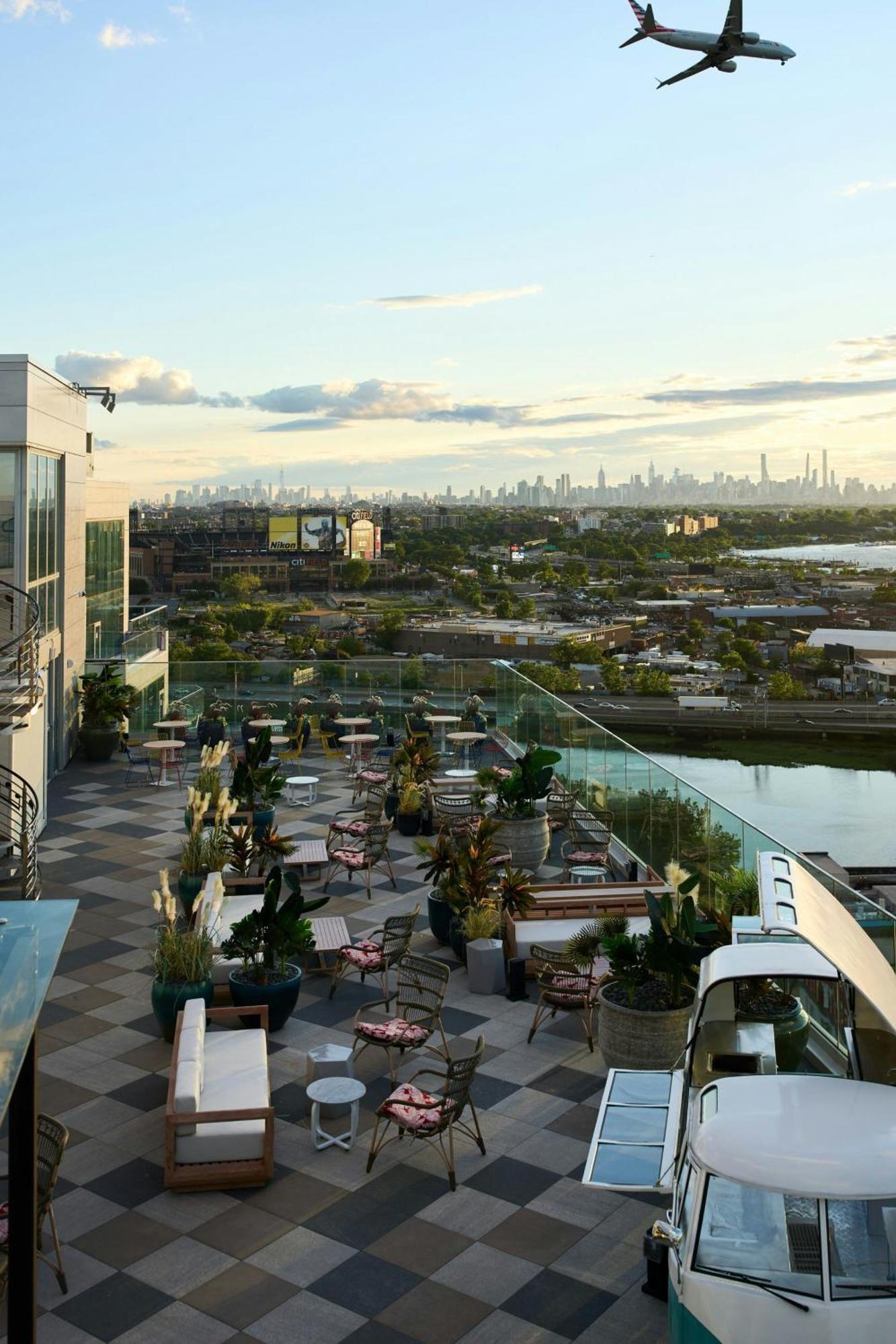 Renaissance New York Flushing Hotel At Tangram Extérieur photo